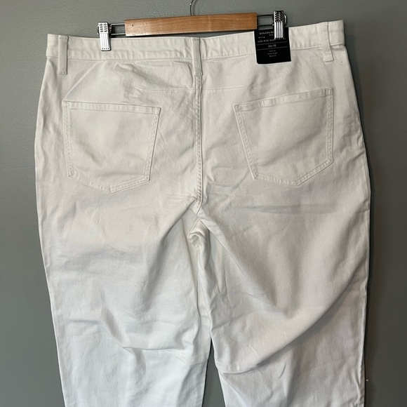 NWT Banana Republic Mid Rise Barrel Leg Jeans - Picture 7 of 11